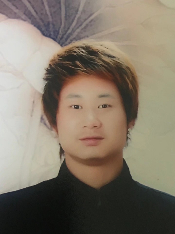 咮辛的第一张照片--蕲春闪婚服务中心